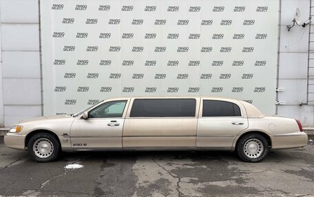 Lincoln Town Car III рестайлинг, 2001 год, 444 000 рублей, 4 фотография
