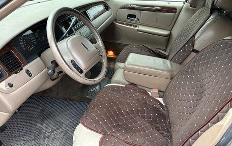 Lincoln Town Car III рестайлинг, 2001 год, 444 000 рублей, 9 фотография