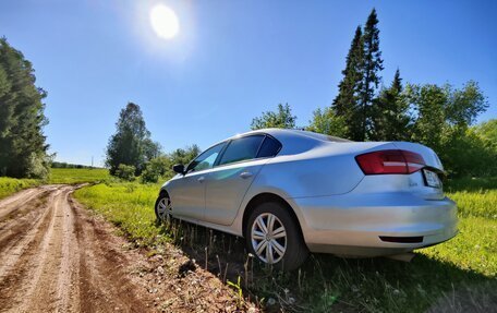 Volkswagen Jetta VI, 2015 год, 560 000 рублей, 2 фотография
