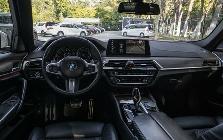 BMW 5 серия, 2018 год, 3 950 000 рублей, 9 фотография