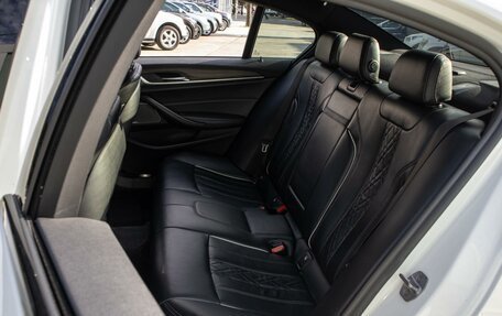 BMW 5 серия, 2018 год, 3 950 000 рублей, 12 фотография