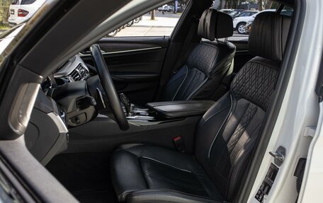 BMW 5 серия, 2018 год, 3 950 000 рублей, 13 фотография