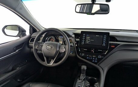 Toyota Camry, 2021 год, 3 190 000 рублей, 13 фотография