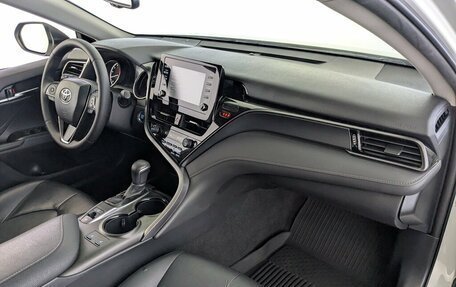 Toyota Camry, 2021 год, 3 190 000 рублей, 17 фотография