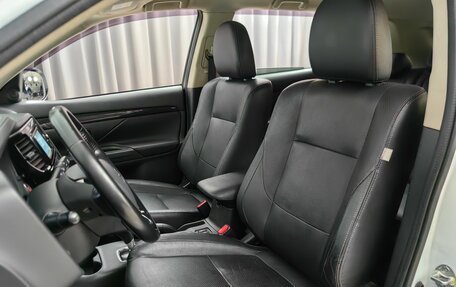 Mitsubishi Outlander III рестайлинг 3, 2016 год, 1 345 000 рублей, 6 фотография