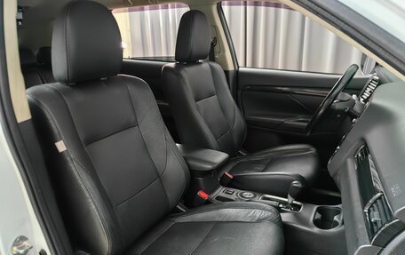 Mitsubishi Outlander III рестайлинг 3, 2016 год, 1 345 000 рублей, 7 фотография