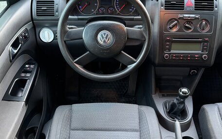 Volkswagen Touran III, 2004 год, 650 000 рублей, 9 фотография