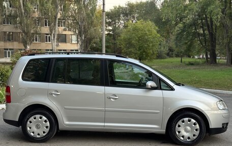 Volkswagen Touran III, 2004 год, 650 000 рублей, 5 фотография