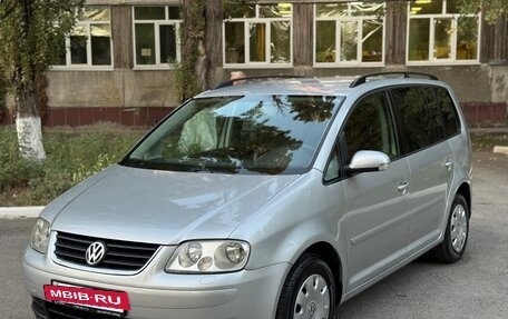Volkswagen Touran III, 2004 год, 650 000 рублей, 2 фотография