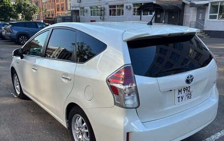Toyota Prius Alpha I (ZVW40/41), 2020 год, 2 350 000 рублей, 3 фотография