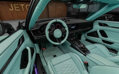 Porsche 911, 2023 год, 87 630 000 рублей, 26 фотография