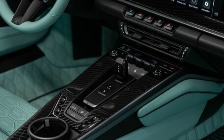Porsche 911, 2023 год, 87 630 000 рублей, 35 фотография