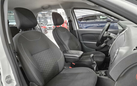 Renault Logan II, 2019 год, 799 000 рублей, 7 фотография