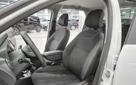 Renault Logan II, 2019 год, 799 000 рублей, 5 фотография