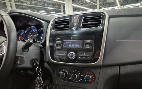 Renault Logan II, 2019 год, 799 000 рублей, 13 фотография