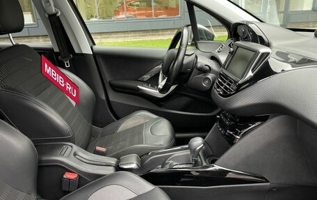 Peugeot 2008 II, 2019 год, 1 450 000 рублей, 10 фотография