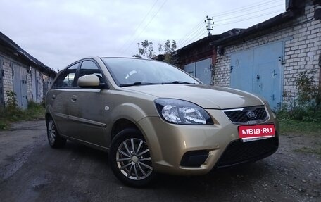 KIA Rio II, 2011 год, 599 000 рублей, 1 фотография