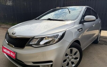 KIA Rio III рестайлинг, 2015 год, 955 000 рублей, 2 фотография