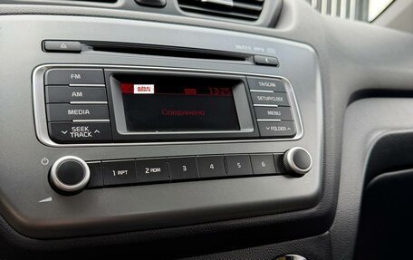 KIA Rio III рестайлинг, 2015 год, 955 000 рублей, 36 фотография