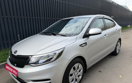 KIA Rio III рестайлинг, 2015 год, 955 000 рублей, 30 фотография