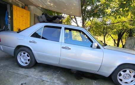 Mercedes-Benz E-Класс, 1992 год, 515 000 рублей, 3 фотография