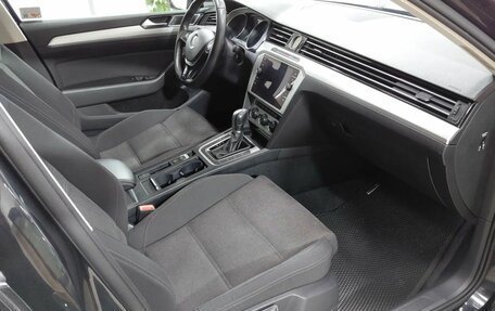 Volkswagen Passat B8 рестайлинг, 2018 год, 1 600 000 рублей, 11 фотография