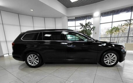 Volkswagen Passat B8 рестайлинг, 2018 год, 1 600 000 рублей, 4 фотография