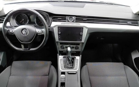 Volkswagen Passat B8 рестайлинг, 2018 год, 1 600 000 рублей, 14 фотография
