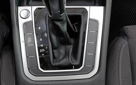 Volkswagen Passat B8 рестайлинг, 2018 год, 1 600 000 рублей, 18 фотография