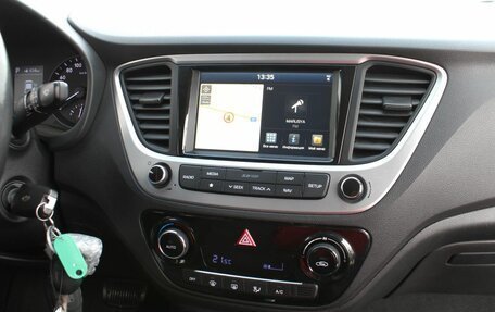 Hyundai Solaris II рестайлинг, 2017 год, 1 370 000 рублей, 14 фотография