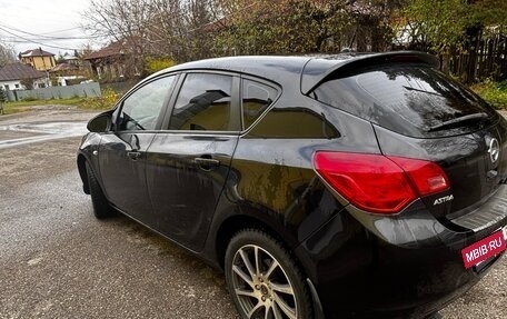 Opel Astra J, 2012 год, 670 000 рублей, 3 фотография