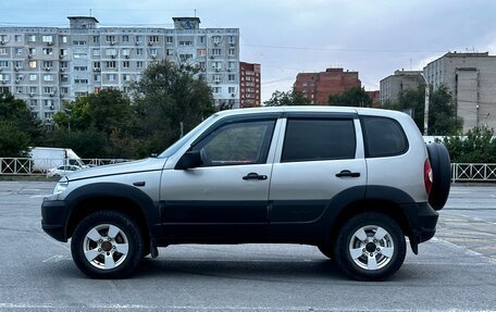 Chevrolet Niva I рестайлинг, 2010 год, 380 000 рублей, 4 фотография