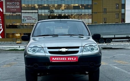 Chevrolet Niva I рестайлинг, 2010 год, 380 000 рублей, 3 фотография