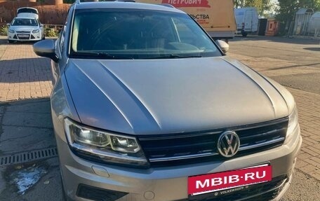 Volkswagen Tiguan II, 2017 год, 2 300 000 рублей, 3 фотография