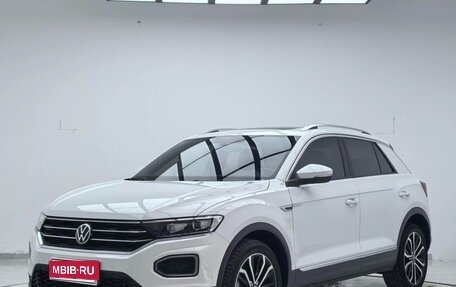 Volkswagen T-Roc I, 2022 год, 2 695 000 рублей, 1 фотография