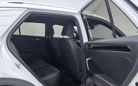 Volkswagen T-Roc I, 2022 год, 2 695 000 рублей, 16 фотография