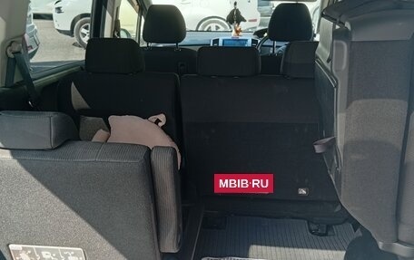 Honda Freed I, 2014 год, 1 350 000 рублей, 7 фотография