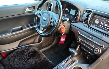 KIA Sportage IV рестайлинг, 2018 год, 1 990 000 рублей, 10 фотография