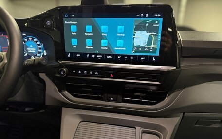 Volkswagen Caravelle, 2026 год, 10 900 000 рублей, 21 фотография