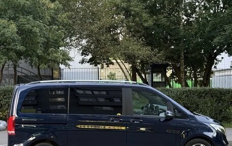 Mercedes-Benz V-Класс, 2019 год, 2 900 000 рублей, 4 фотография