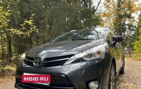 Toyota Verso I, 2014 год, 1 480 000 рублей, 13 фотография
