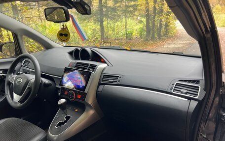 Toyota Verso I, 2014 год, 1 480 000 рублей, 34 фотография