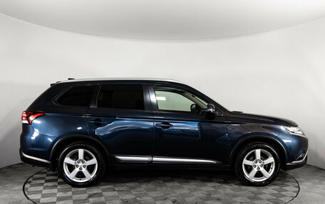 Mitsubishi Outlander III рестайлинг 3, 2019 год, 1 999 000 рублей, 4 фотография