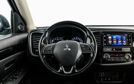 Mitsubishi Outlander III рестайлинг 3, 2019 год, 1 999 000 рублей, 12 фотография