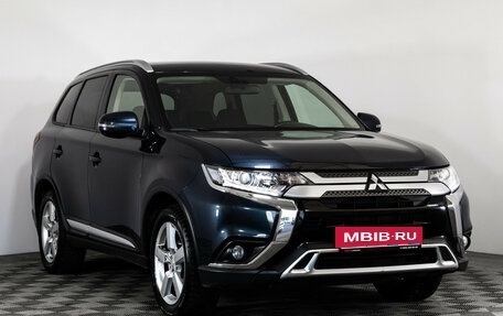 Mitsubishi Outlander III рестайлинг 3, 2019 год, 1 999 000 рублей, 3 фотография