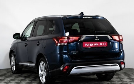 Mitsubishi Outlander III рестайлинг 3, 2019 год, 1 999 000 рублей, 7 фотография