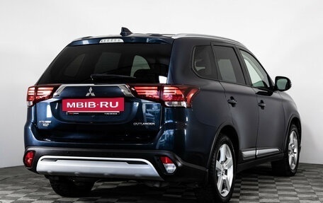 Mitsubishi Outlander III рестайлинг 3, 2019 год, 1 999 000 рублей, 5 фотография