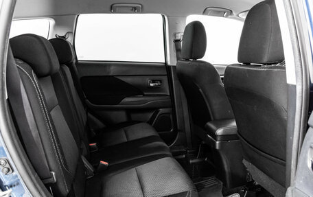 Mitsubishi Outlander III рестайлинг 3, 2019 год, 1 999 000 рублей, 17 фотография