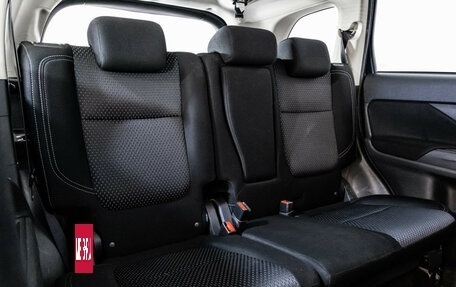 Mitsubishi Outlander III рестайлинг 3, 2019 год, 1 999 000 рублей, 16 фотография