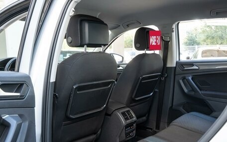 Volkswagen Tiguan II, 2019 год, 2 150 000 рублей, 11 фотография